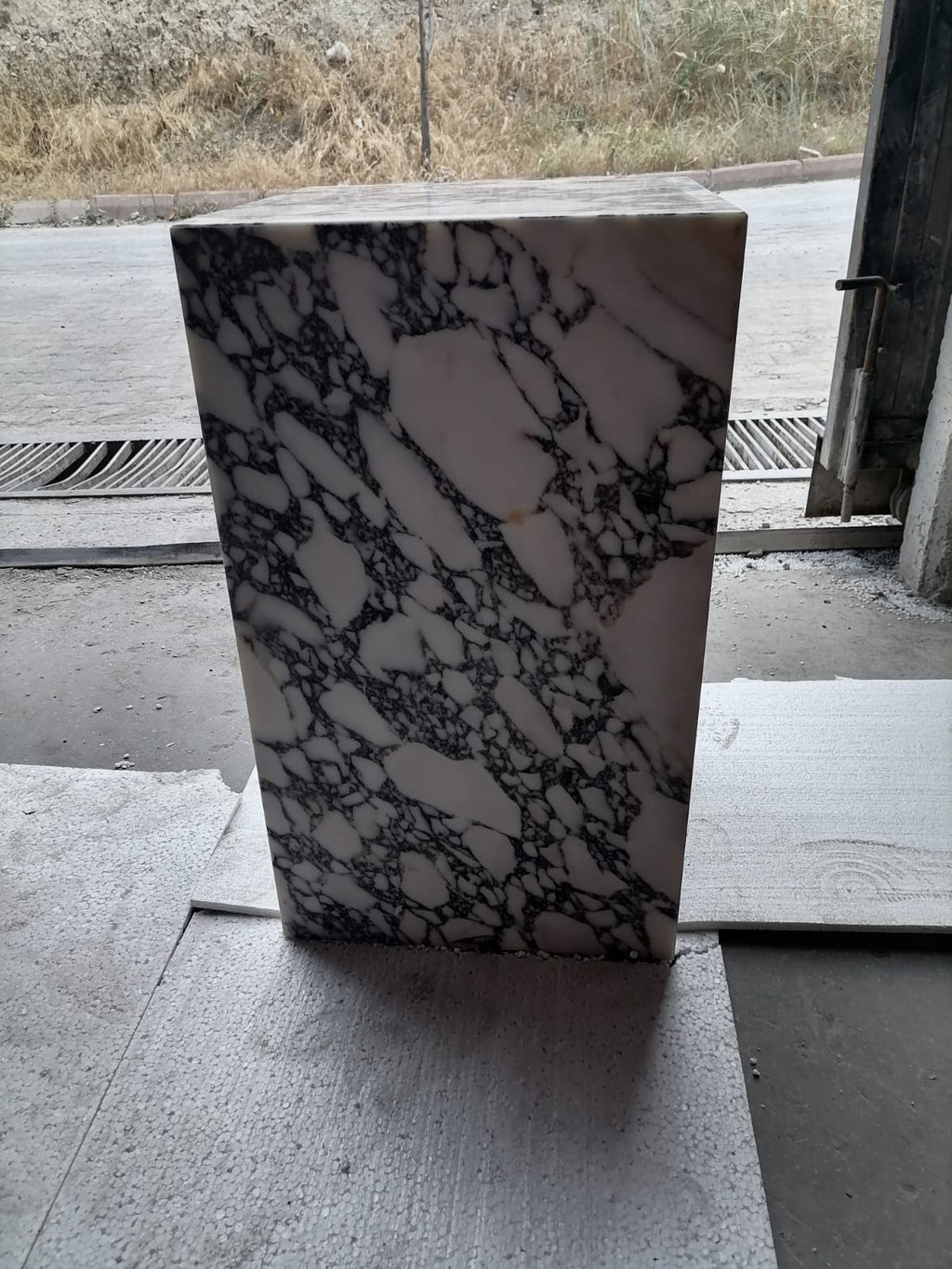 Calacatta Viola Marble Cube Design Plinth End/Side Table